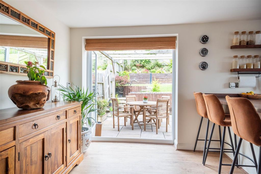 Property photo 3 of 28 High Res-11.Jpg