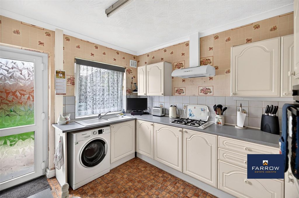 Property photo 3 of 23 Kitchen