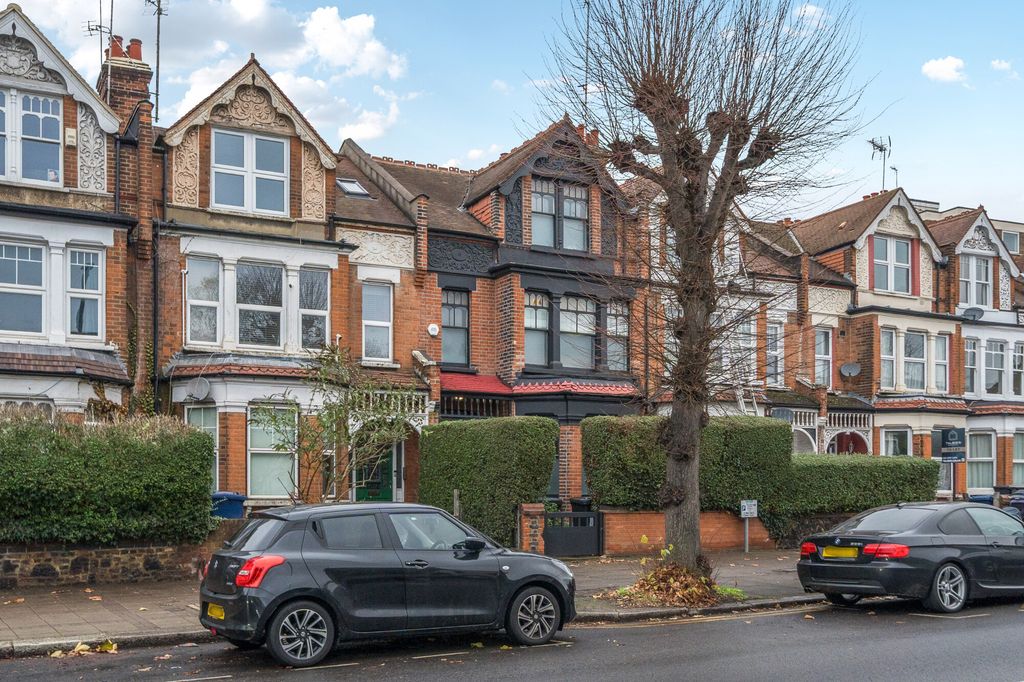 Property photo 2 of 21