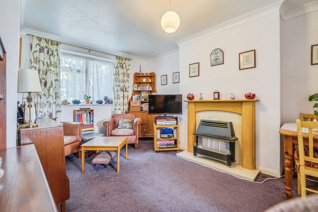 Property photo 2 of 17