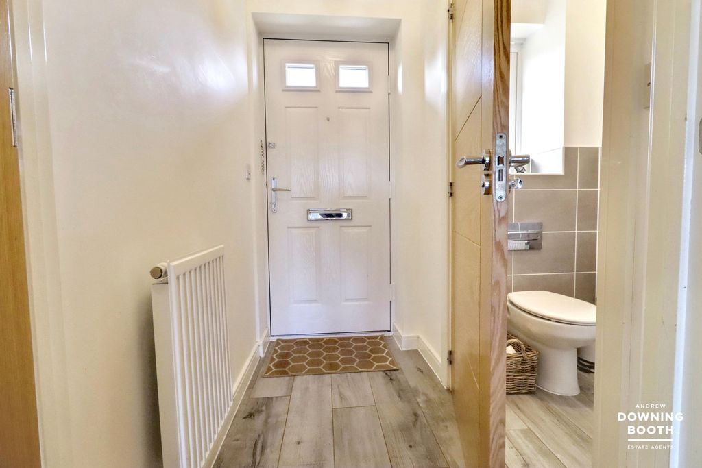 Property photo 2 of 21