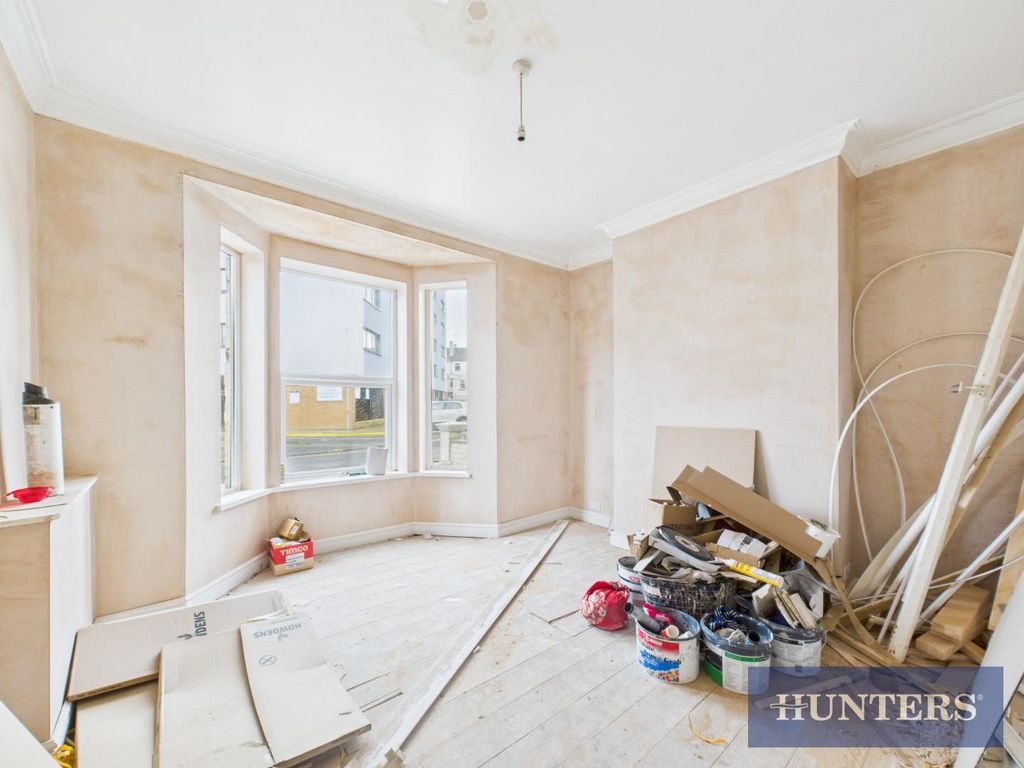 Property photo 3 of 12 Cam05333G0-Pr0232-Still007.Jpg