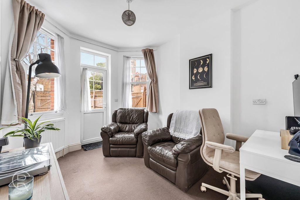 Property photo 2 of 13