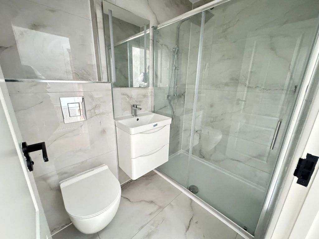 Property photo 3 of 7 Gallery