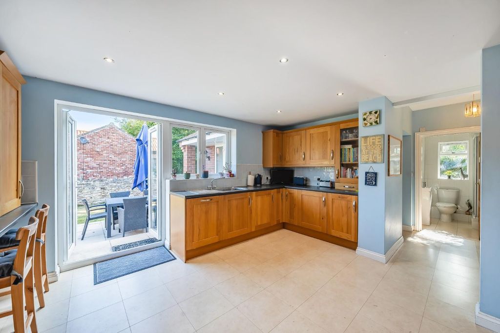 Property photo 3 of 17 Kitchen Through To Garden And WC.Jpg