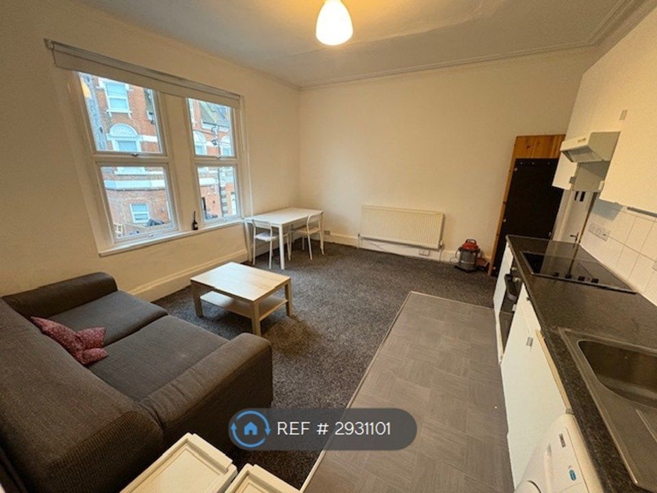 Property photo 1 of 9 Living Room