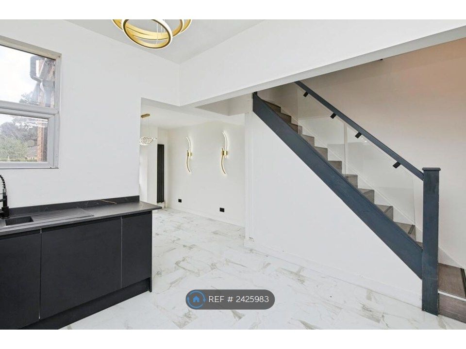 Property photo 3 of 14 Kitchen Dining