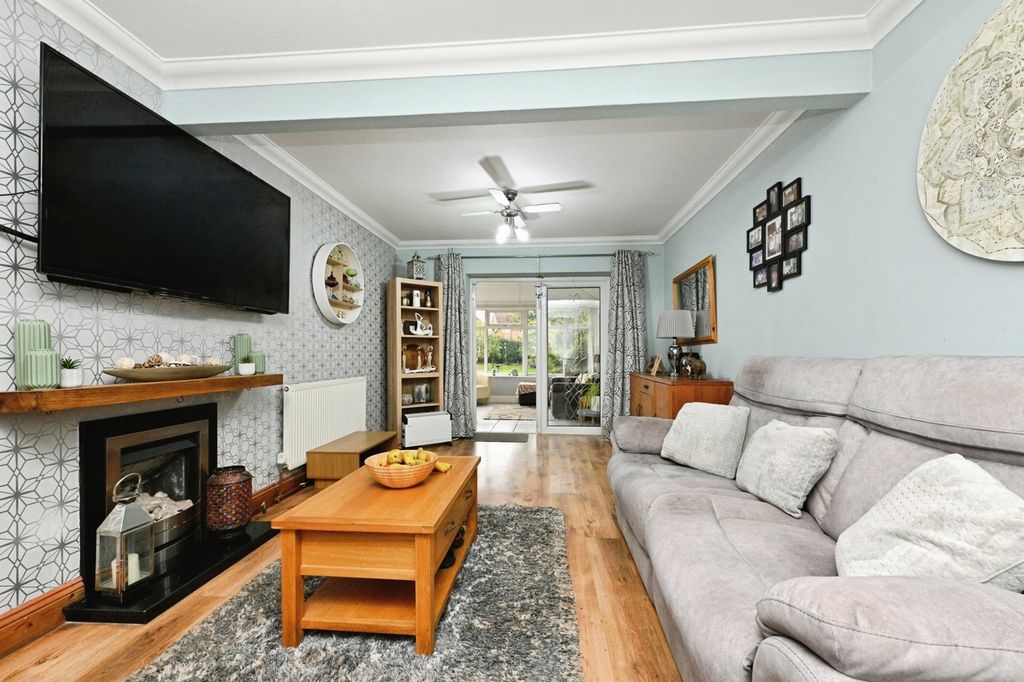 Property photo 2 of 17 Photo