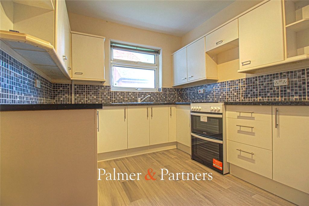 Property photo 2 of 10 Picture No. 14