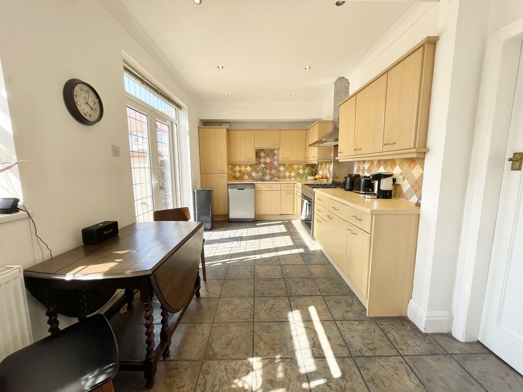 Property photo 2 of 24