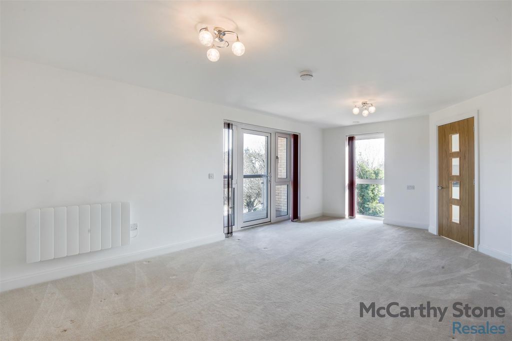 Property photo 1 of 30 8641033-Interior02.Jpg