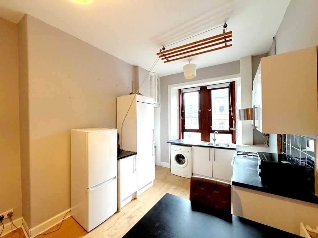 Property photo 2 of 7 Kitchen