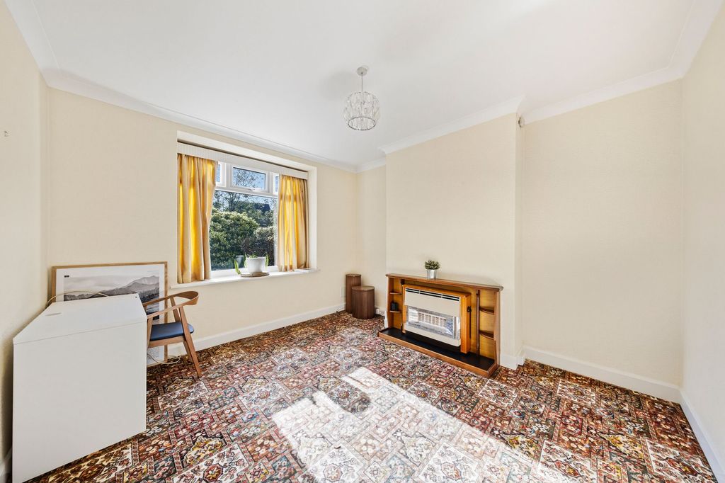 Property photo 3 of 24