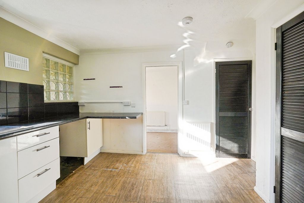 Property photo 2 of 24 Pbox-Img.Jpg