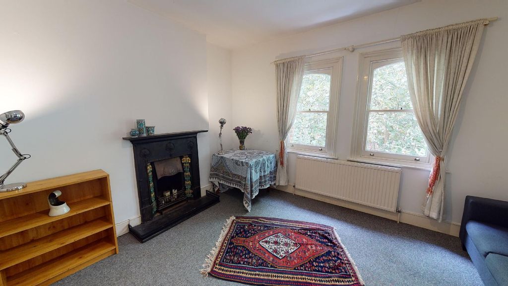 Property photo 2 of 21