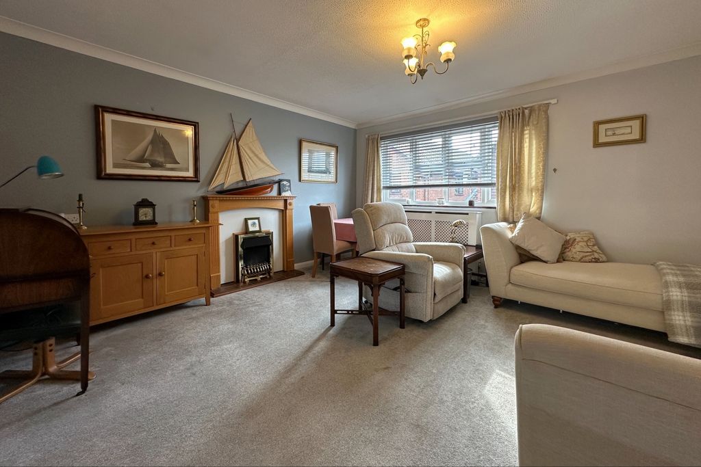 Property photo 2 of 11 Photo 7