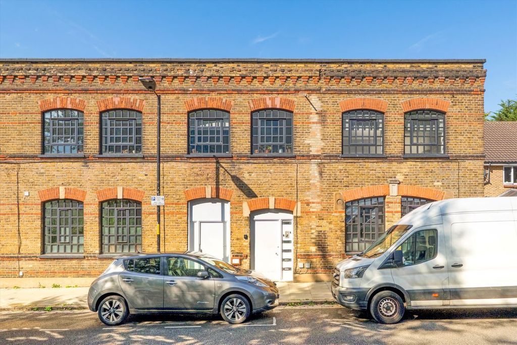 Property photo 1 of 6