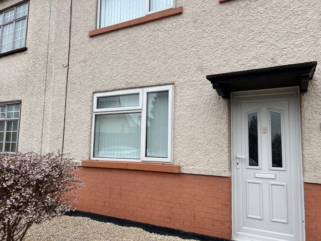 Property photo 1 of 9 Bathroom