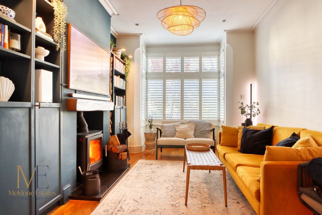 Property photo 1 of 27 Lounge_1