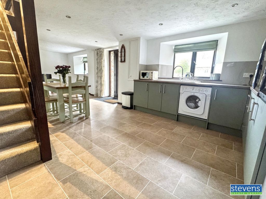 Property photo 3 of 11 Img_4045