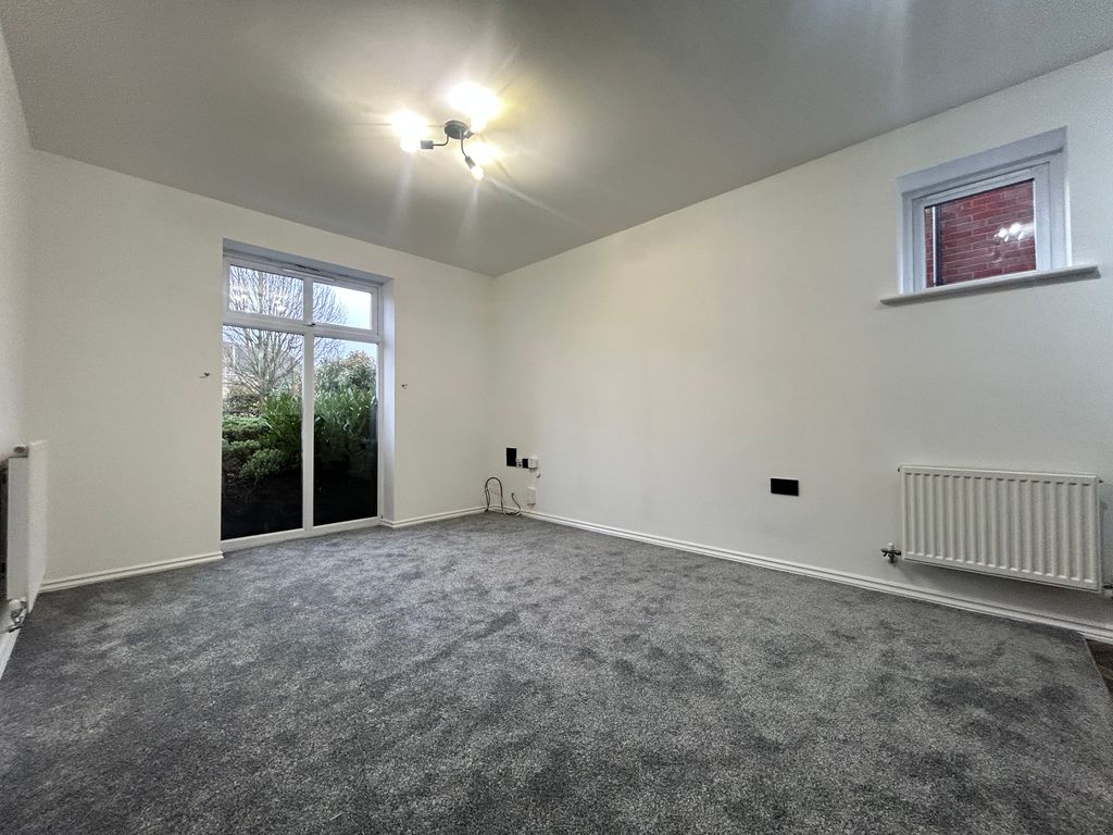 Property photo 2 of 8 Image