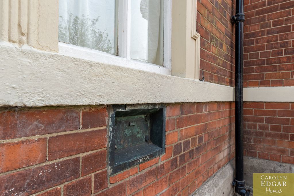 Property photo 3 of 54 006