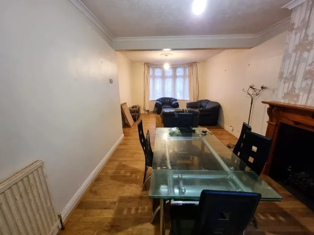 Property photo 2 of 18