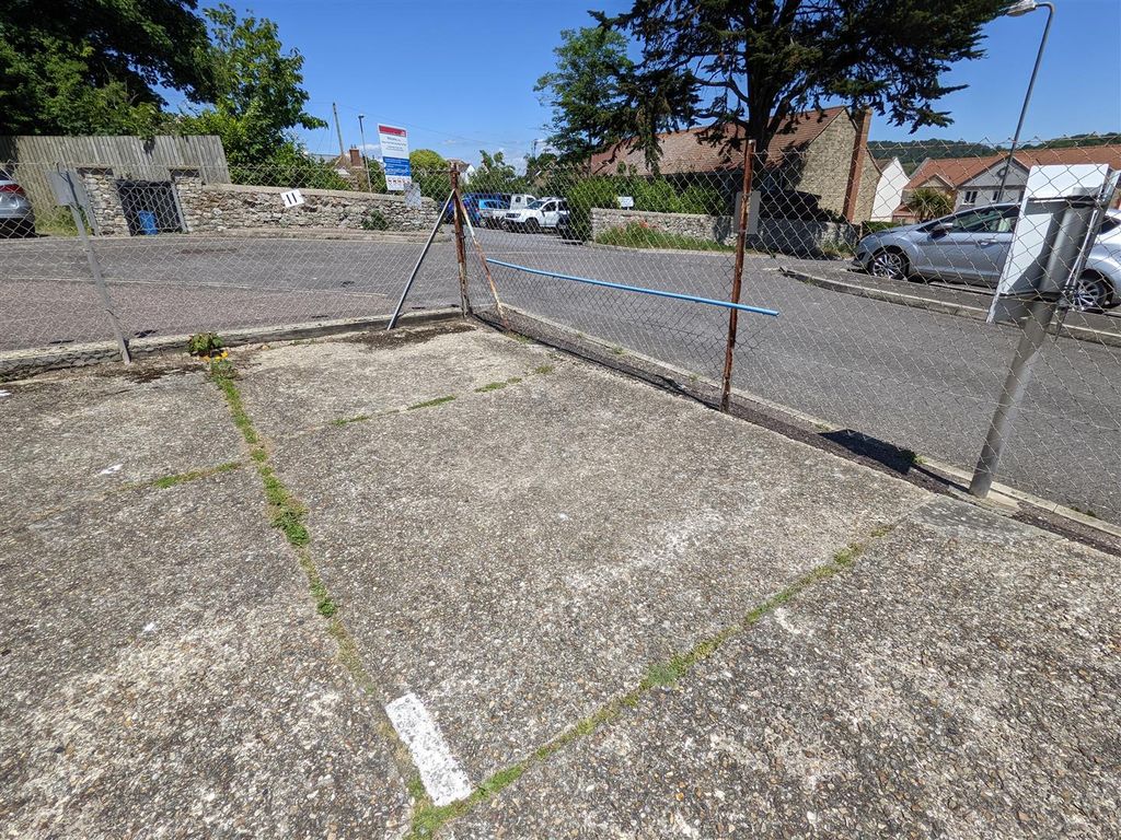 Property photo 1 of 1 Parking Space 11.Jpg