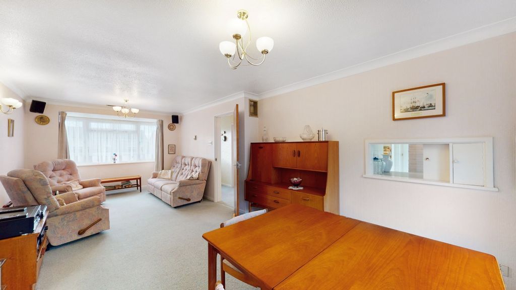 Property photo 2 of 16 4118772