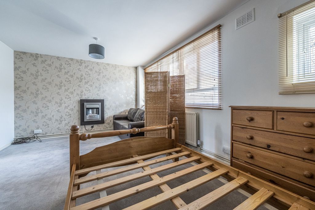 Property photo 3 of 28 2025254