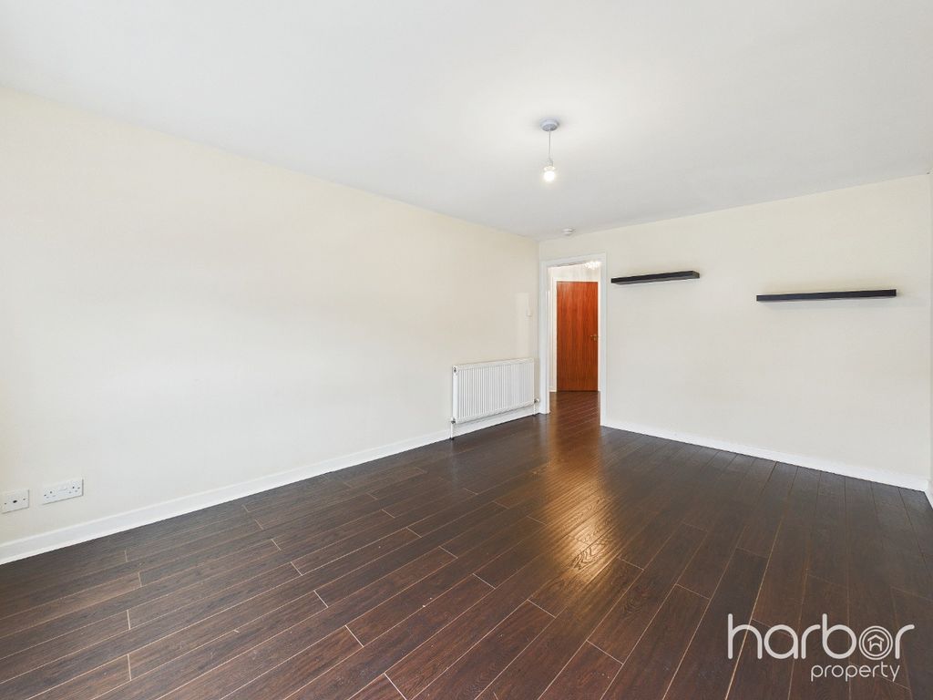 Property photo 3 of 14 4861527