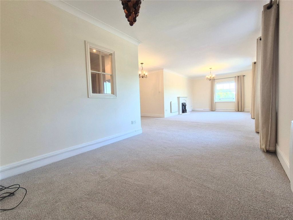 Property photo 3 of 16 Picture No. 28