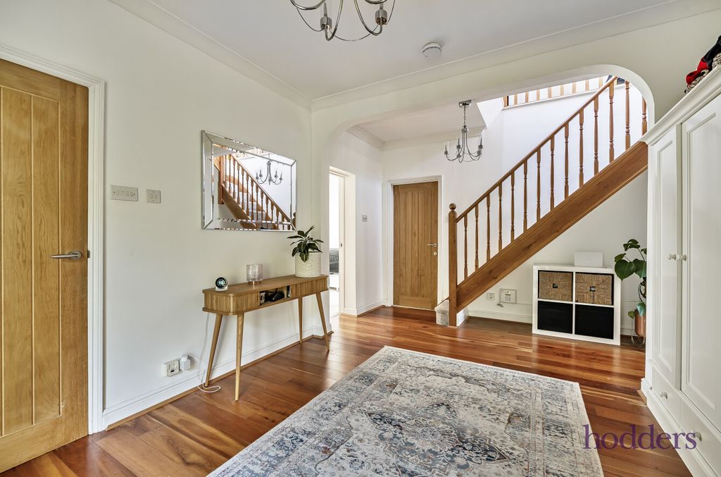 Property photo 2 of 26 A1Feae36-4841-4E9...