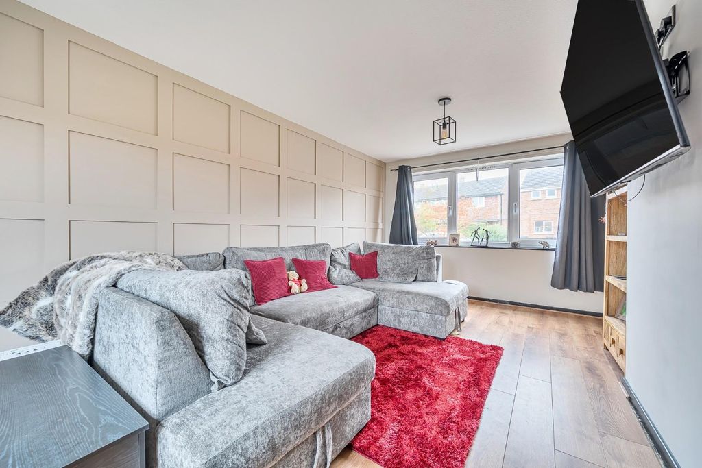 Property photo 3 of 19 Lounge.Jpg