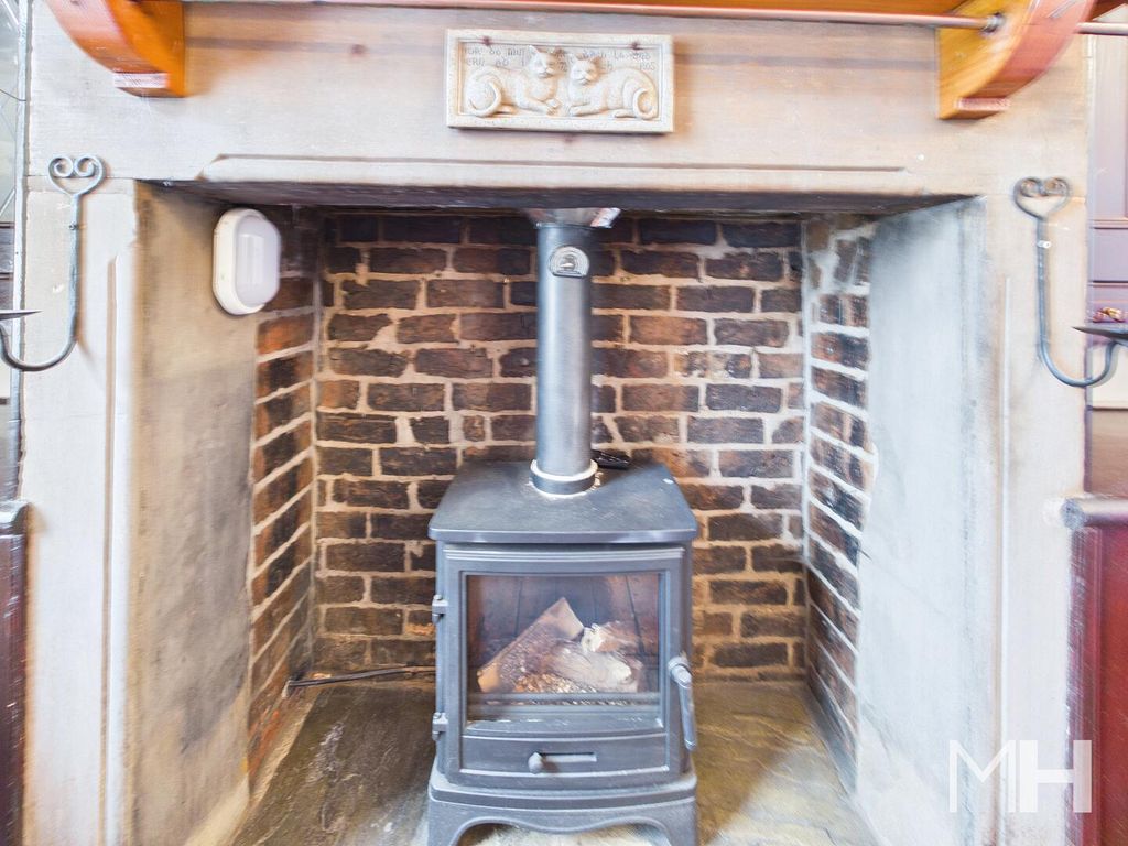 Property photo 3 of 14 Living Room