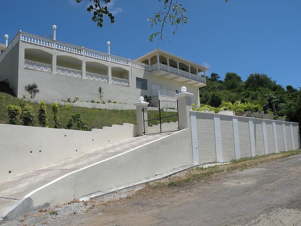 Property photo 2 of 13