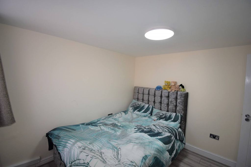 Property photo 2 of 7 Gallery