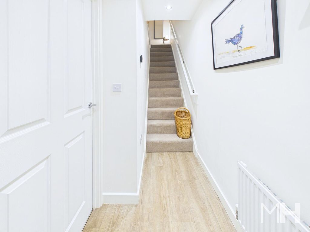 Property photo 3 of 21 Hallway