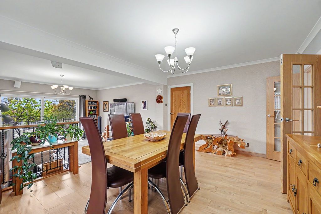 Property photo 3 of 68