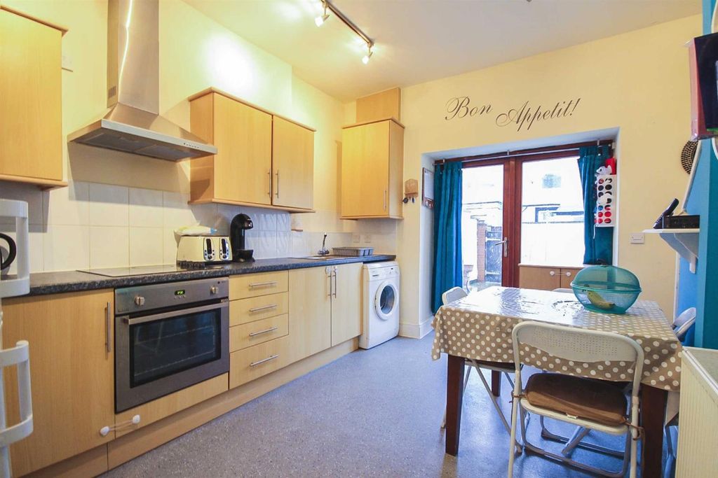 Property photo 2 of 11