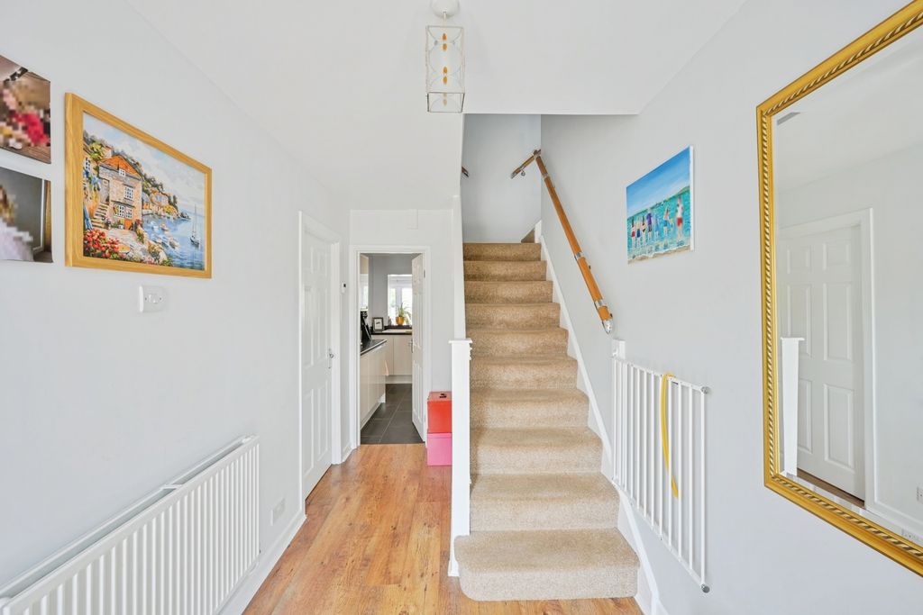 Property photo 2 of 17 Photo