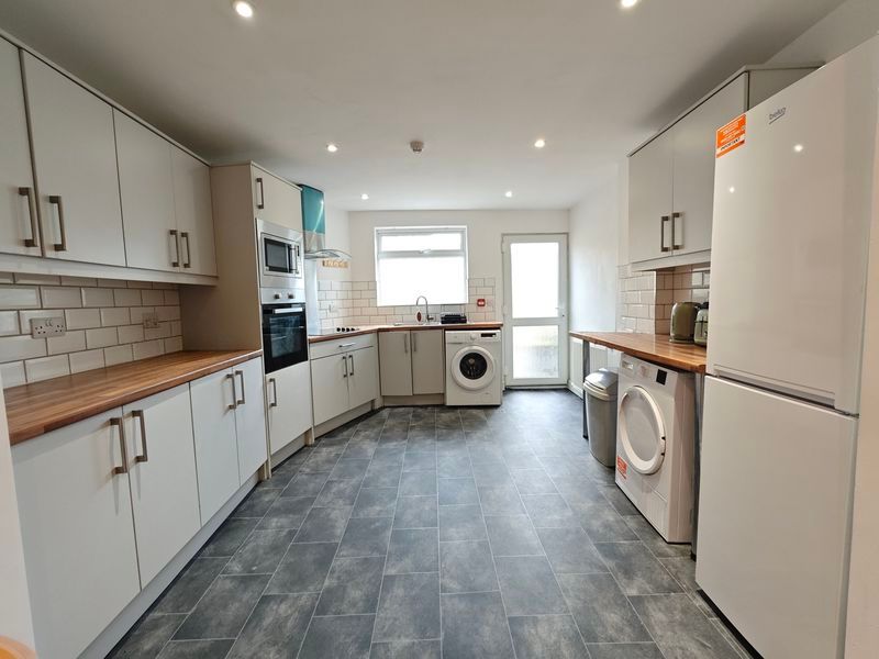 Property photo 3 of 10 Photo 3