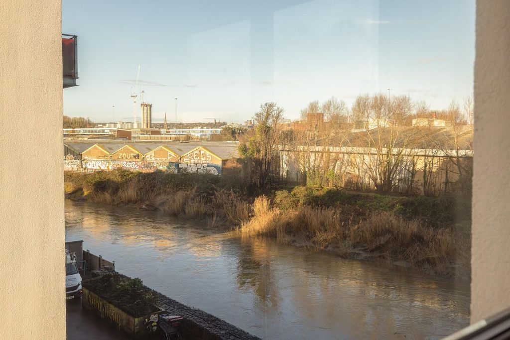 Property photo 3 of 22 Char6636.Jpg