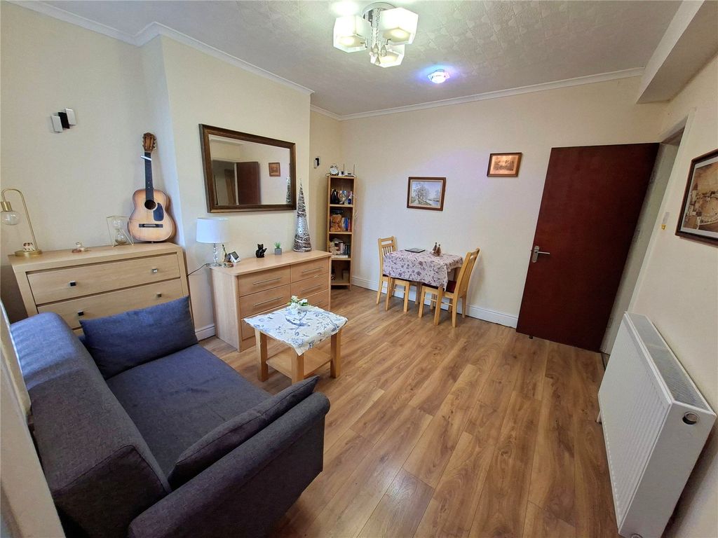 Property photo 3 of 15 Picture No. 10