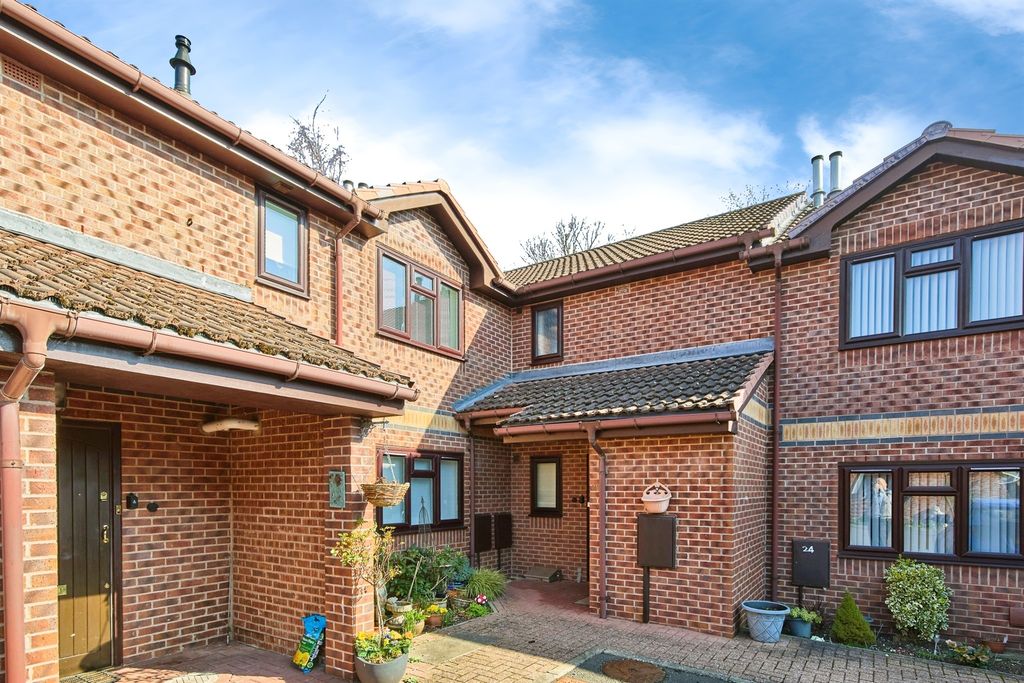 Property photo 1 of 17