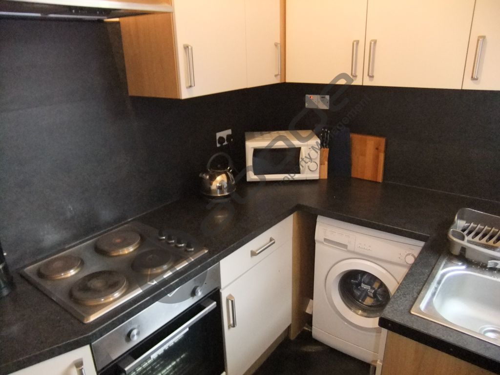 Property photo 2 of 9 Kitchen