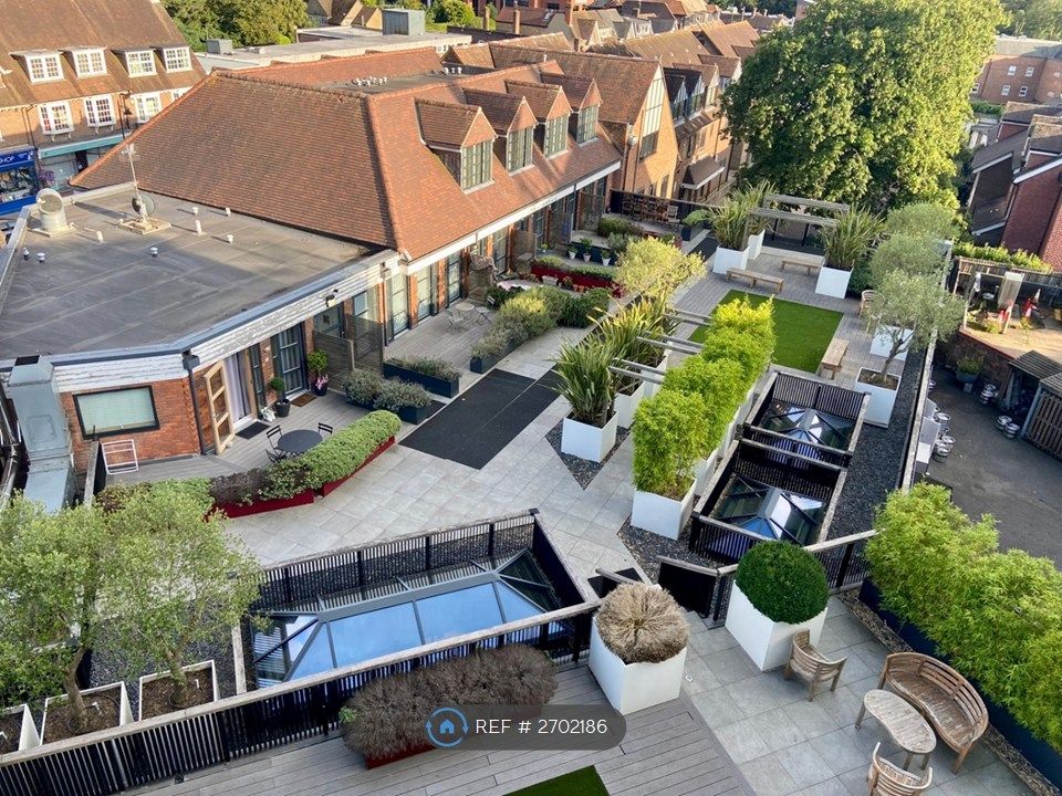 Property photo 2 of 12 Roof Garden