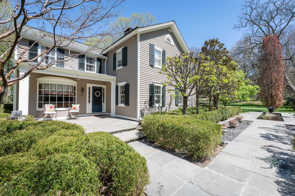 Property photo 1 of 30