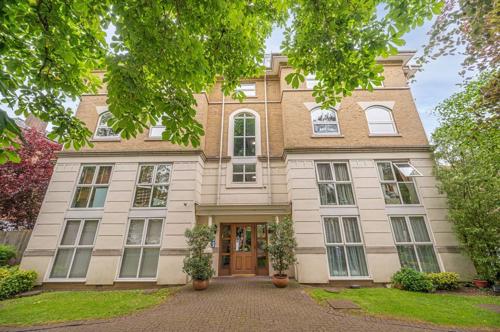 Property photo 2 of 8