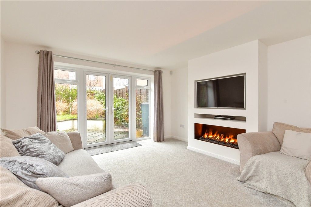 Property photo 2 of 13 Living Room/ Kitchen